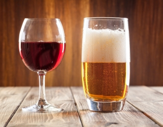 Bia và rượu cái nào hại hơn ?